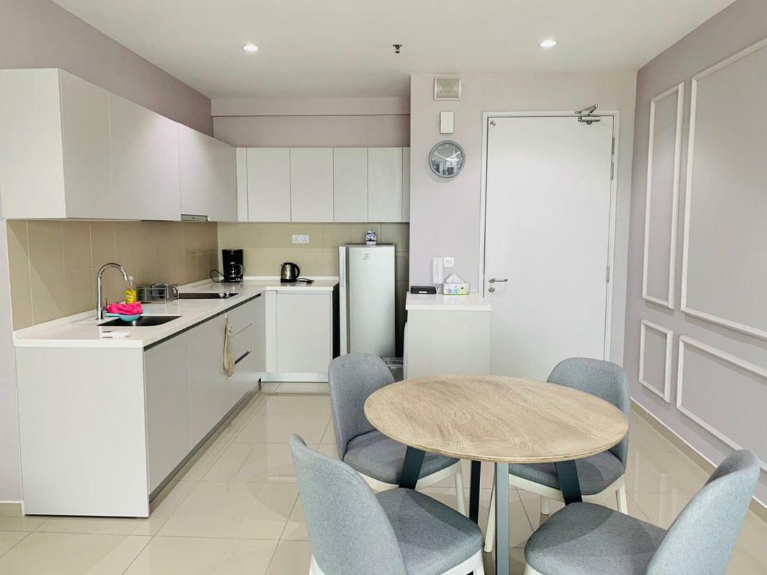 Stellar Homes At Icity - With Wifi And 2 Private Carparks Apartment